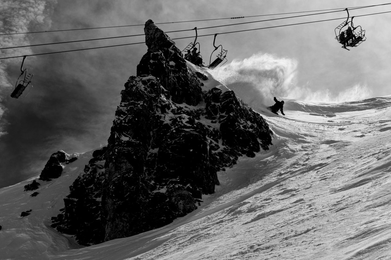 JONES Freecarver 9000S Snowboard - bei brettsport.de