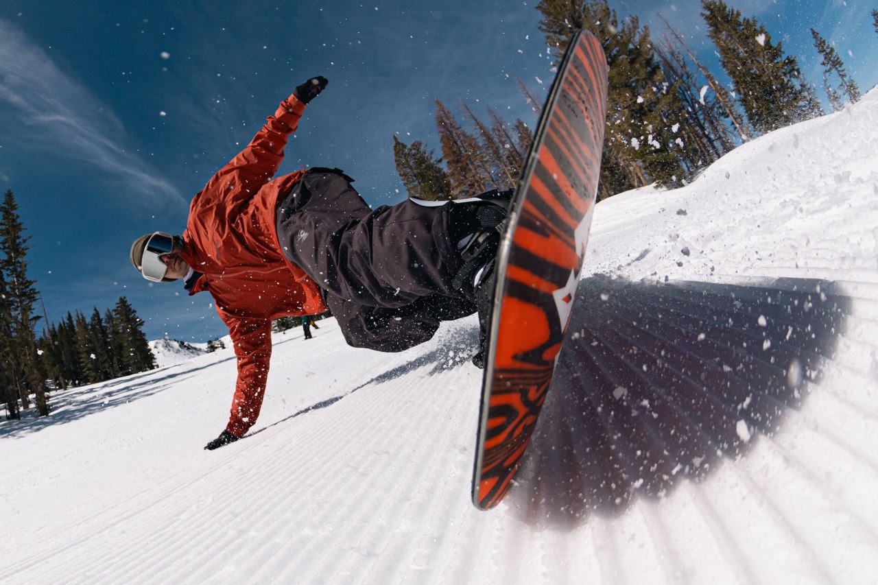 JONES Freecarver 9000S Snowboard - bei brettsport.de